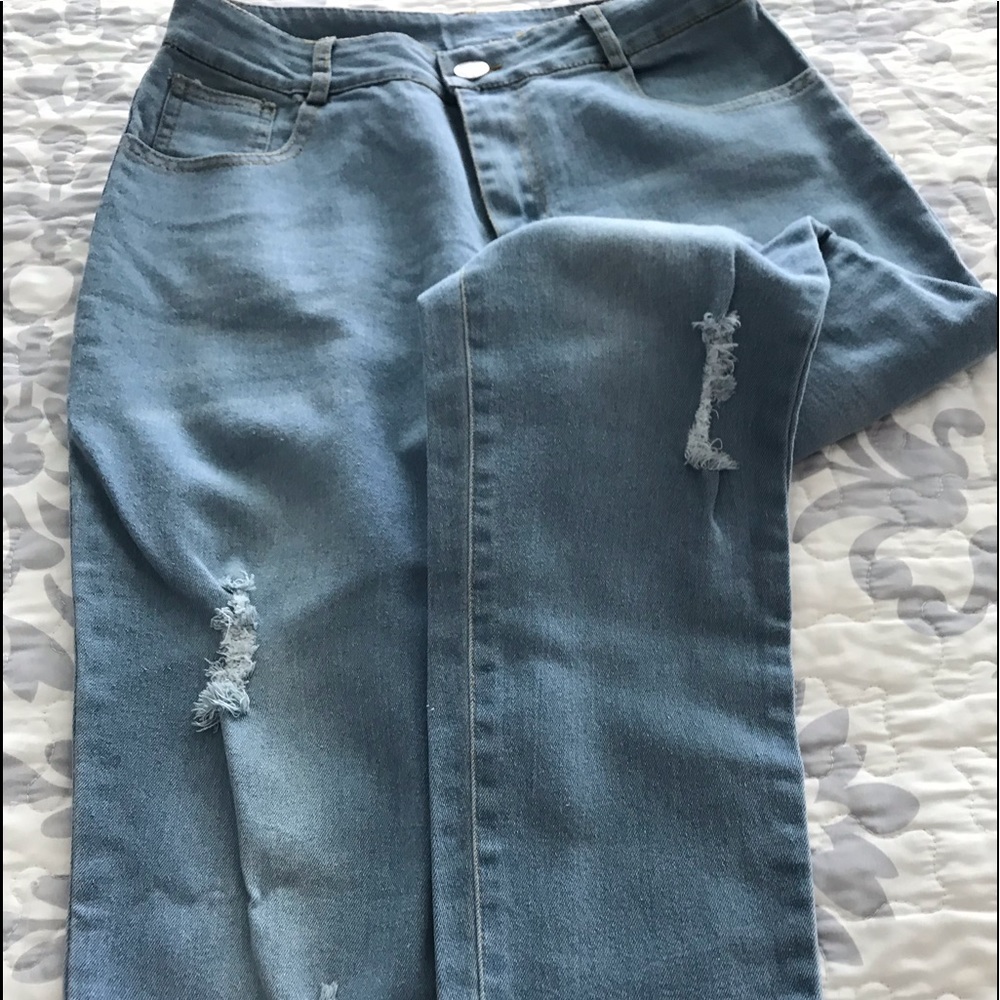 Destructed Jeans - Picture 2 of 3